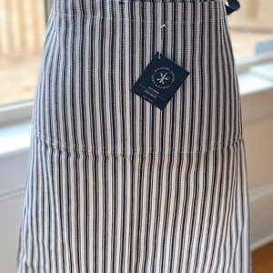 Williams Sonoma black and white striped striped waist apron